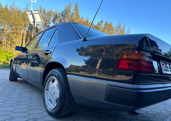 Mercedes-Benz W124 (1984-1993) cena 23900 przebieg: 244020, rok produkcji 1991 z Nowy Sącz małe 379